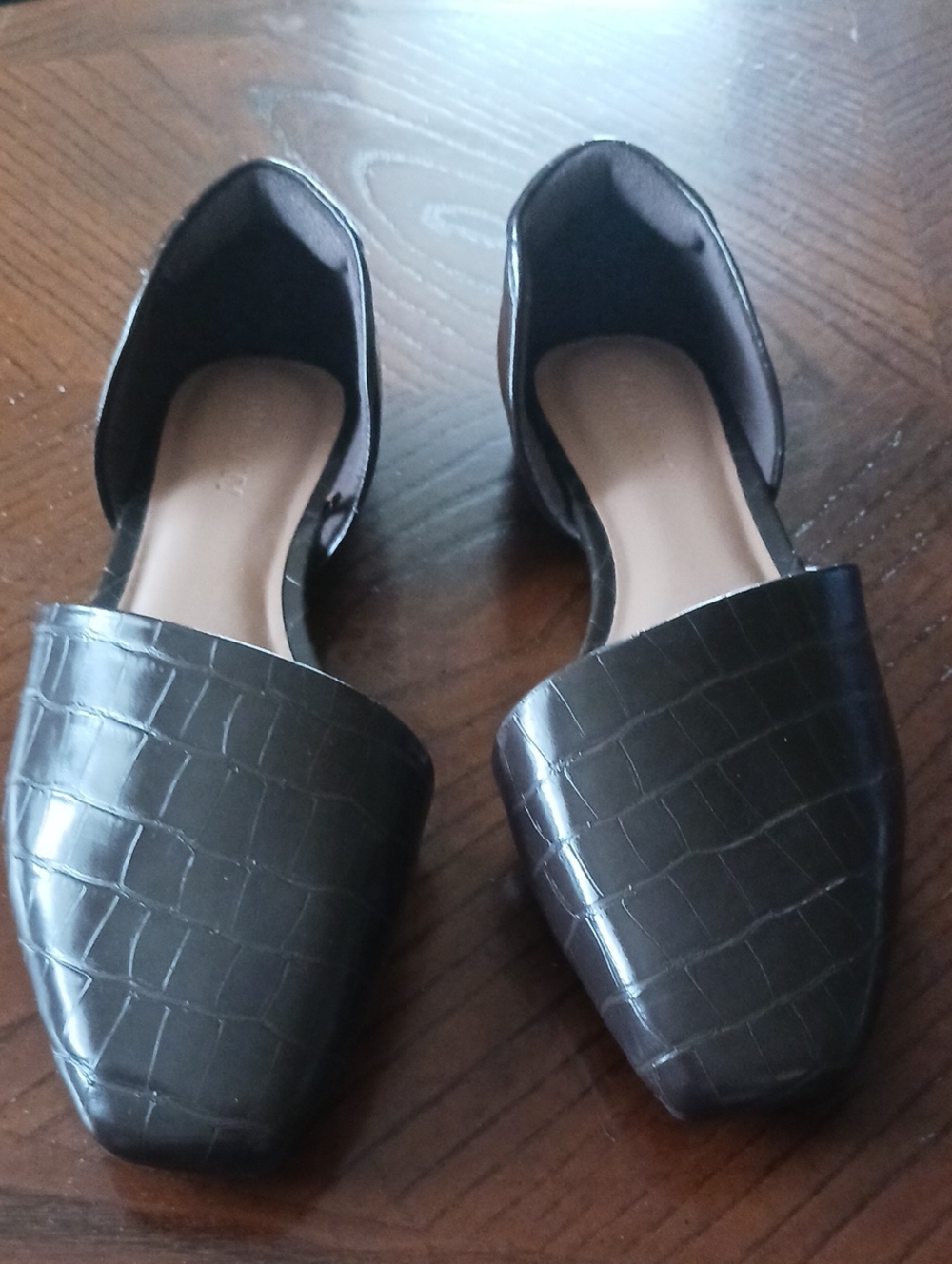 Old Navy Dark Brown Croc-Embossed D'Orsay Flats